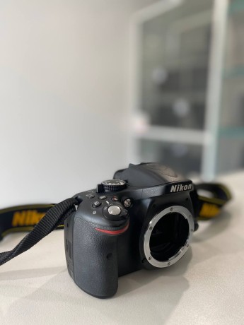 Nikon D5200 Body