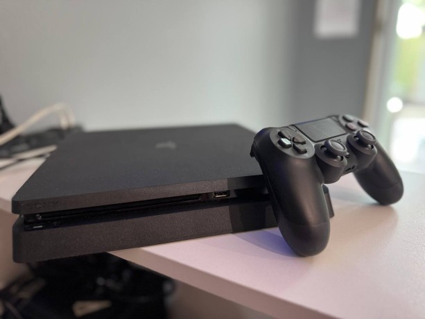 Sony Playstation 4 Slim
