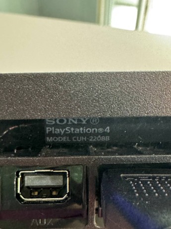 Sony Playstation 4 Slim