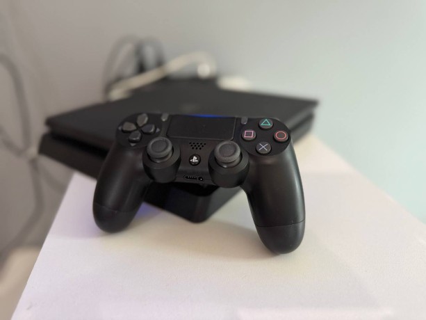Sony Playstation 4 Slim