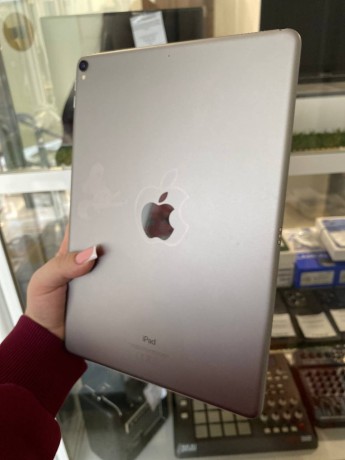 Apple iPad Pro 10.5 (2-Го Поколения) (2017)