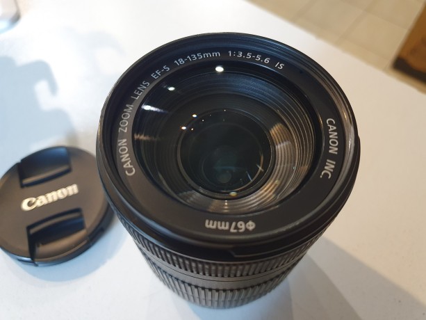 Canon Efs 18-135Mm 1:3.5-5.6 Is
