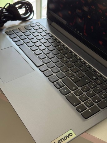 Lenovo Ideapad Slim 3 15Amn8