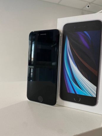 Apple iPhone Se (2020)