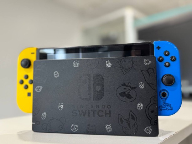 Nintendo Switch Fortnite Edition