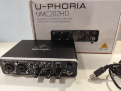 Behringer U-Phoria