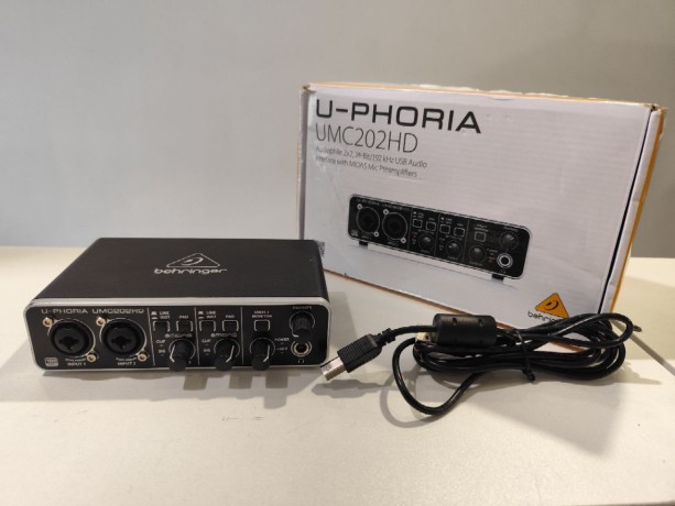 Behringer U-Phoria
