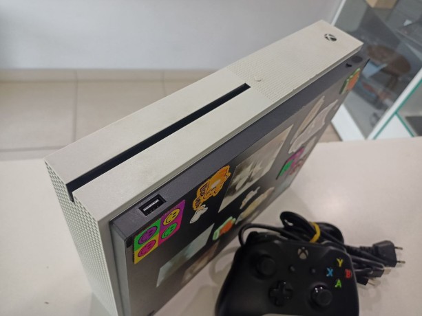 Microsoft Xbox One S