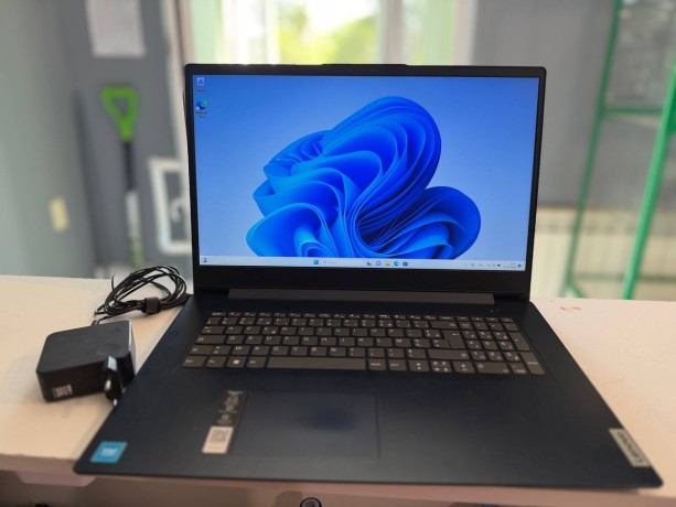 Lenovo Ideapad 3 17Itl6