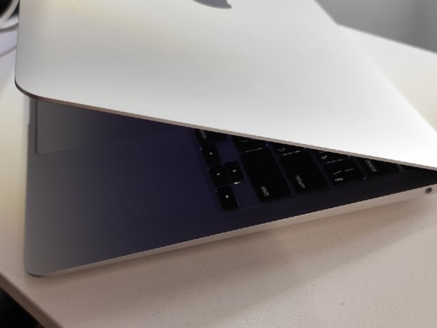 Apple Macbook Air M1 2020