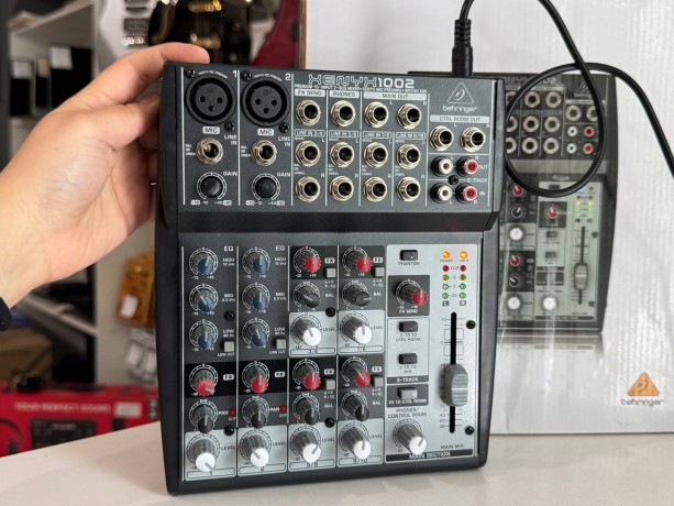 Behringer Xenyx 1002