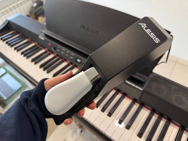 ALESIS Prestige Artist