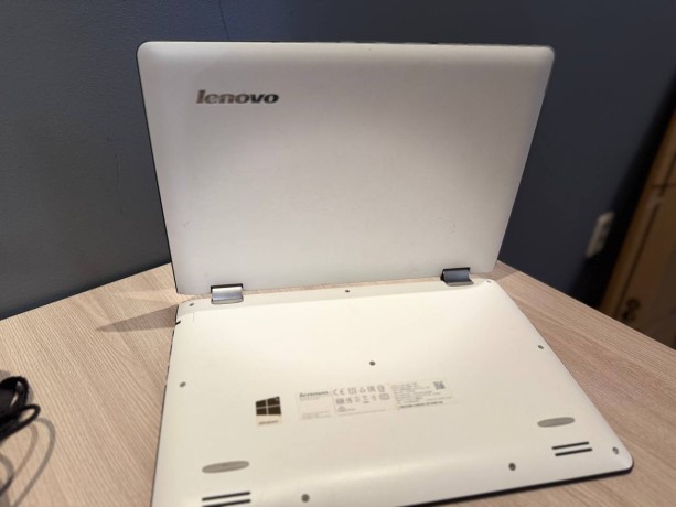 Lenovo Yoga 300