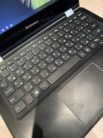 Lenovo Yoga 300