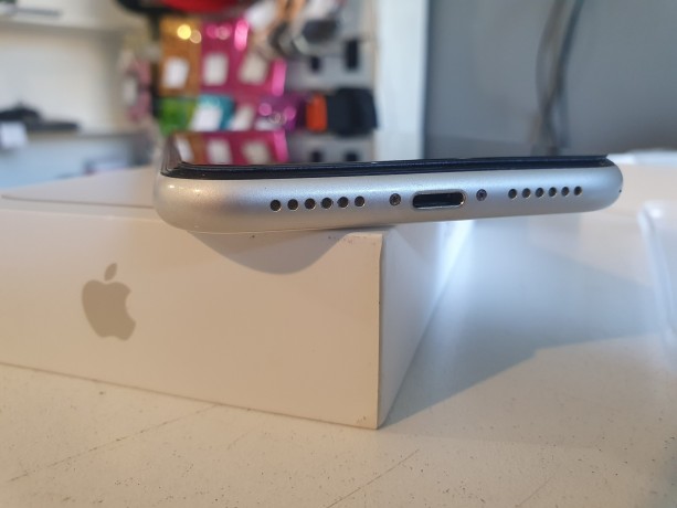 Apple iPhone 11 White