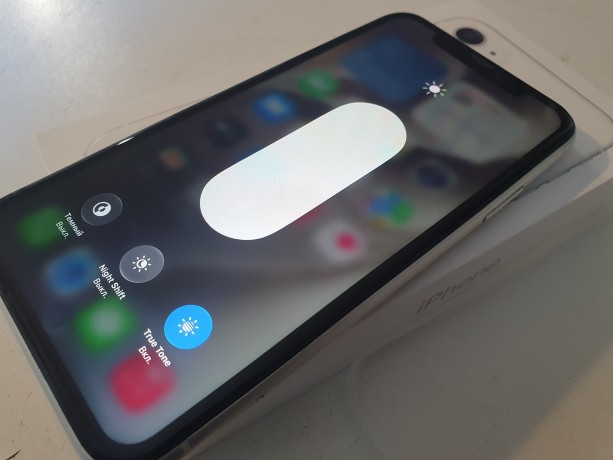 Apple iPhone 11 White
