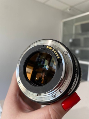 Canon Ef 85Mm F/1.8 Usm