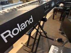 Roland Fa 08