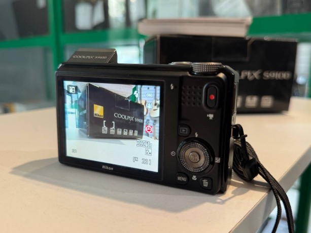 Nikon Coolpix S9100