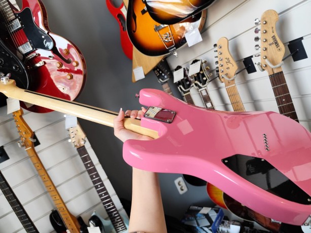 Fender Squier Hello Kitty