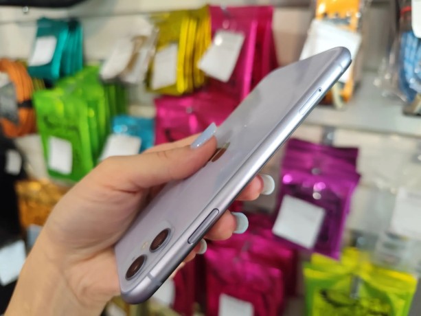 Apple iPhone 11