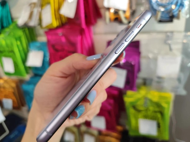 Apple iPhone 11