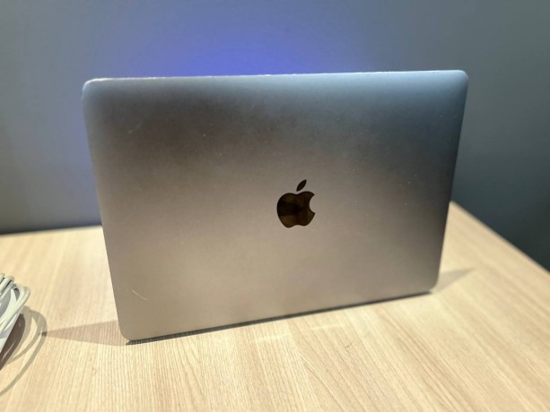Apple Macbook (Retina, 12-Inch) 2017