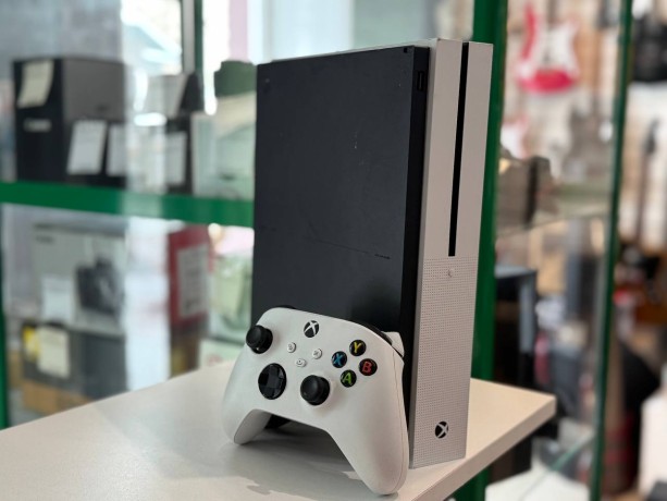Microsoft Xbox One S