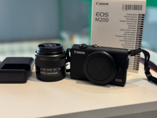 Canon Eos M200