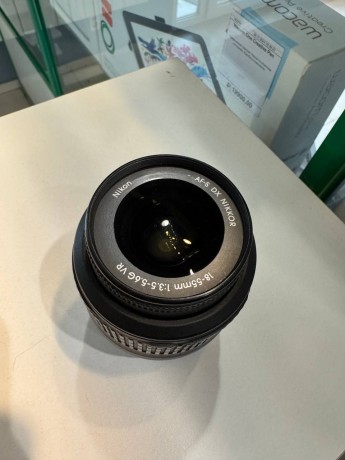 Nikon 18-55Mm F/3.5-5.6G Af-S Vr