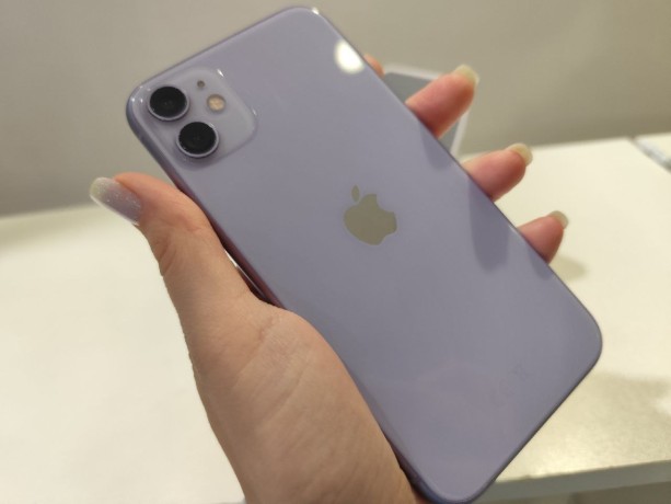 Apple iPhone 11