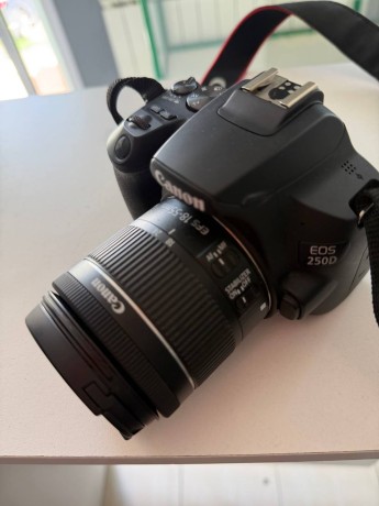 Canon Eos 250D Kit