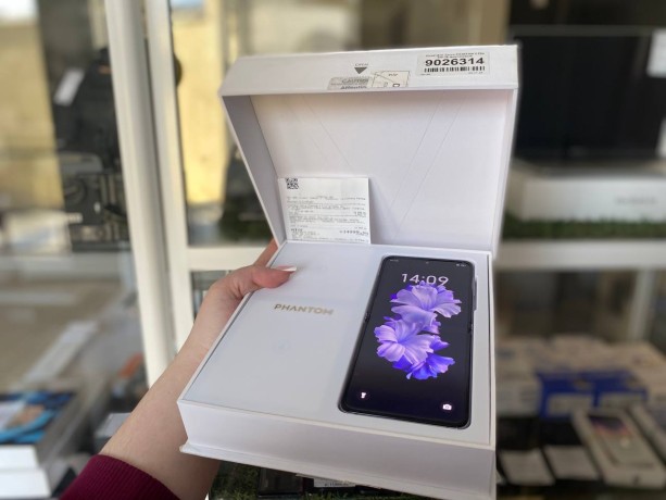 Tecno Phantom V Flip