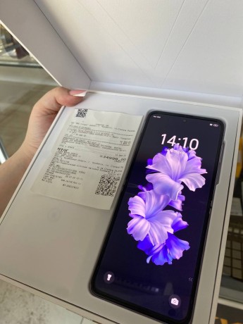 Tecno Phantom V Flip