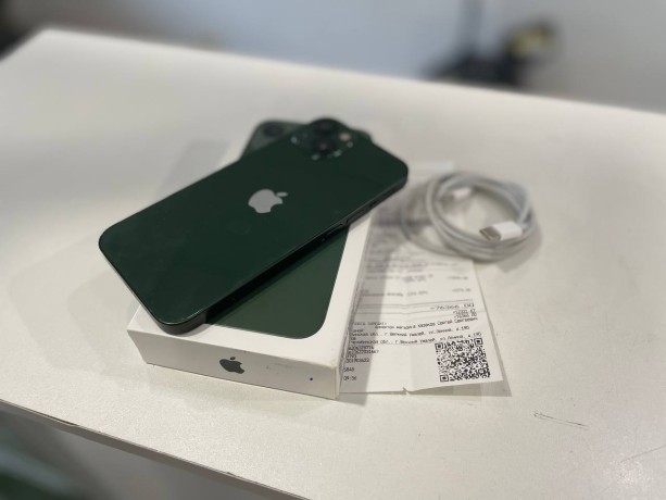 Apple iPhone 13