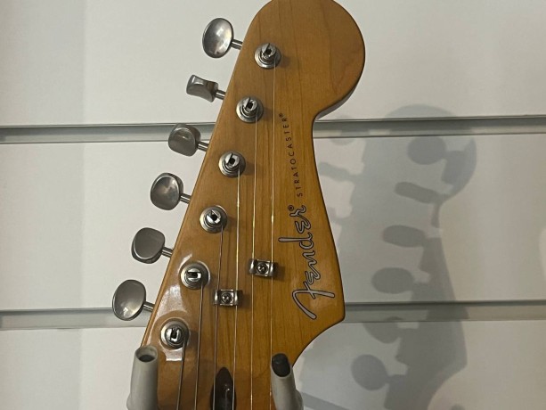 Fender Modern Player Stratocaster Hss Rw Sb