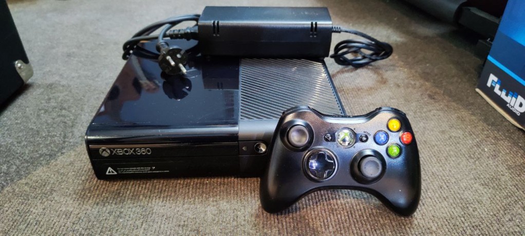 Microsoft Xbox 360 E