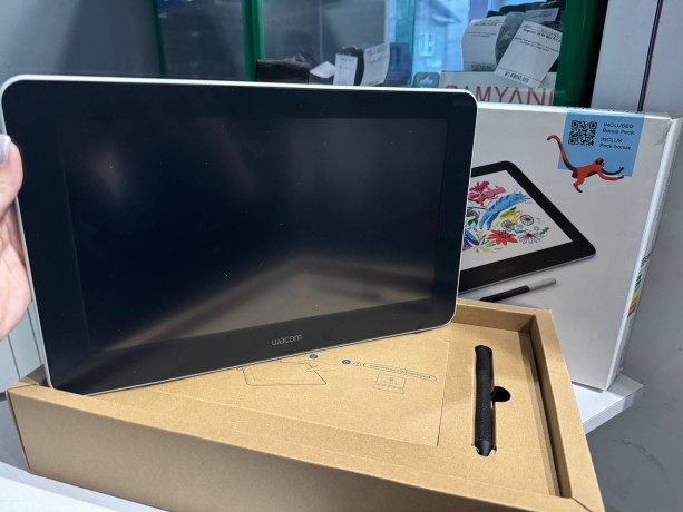 Wacom One Creative Pen Display