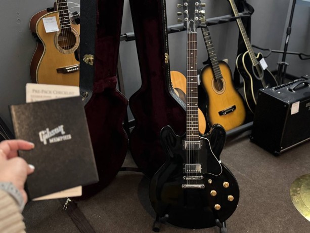 Gibson Memphis Es-335 Custom Shop "No F-Holes"