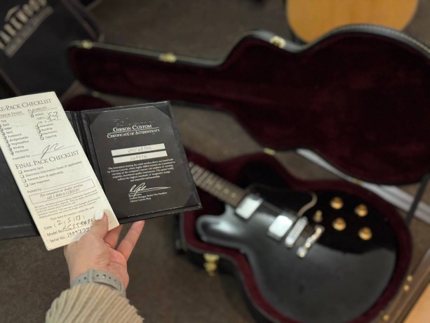 Gibson Memphis Es-335 Custom Shop "No F-Holes"