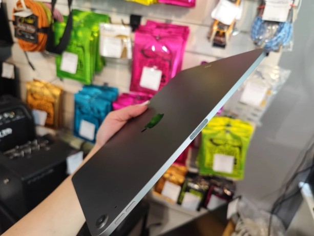 Apple iPad Air 11 (2022)