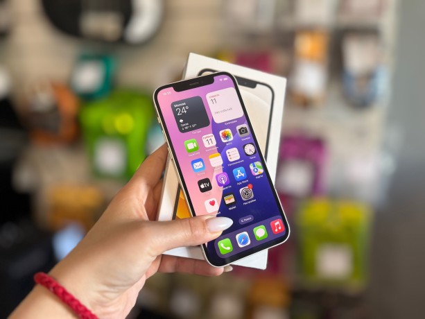 Apple iPhone 12