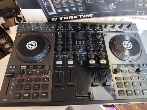 Native Instruments Traktor S4 Mk1