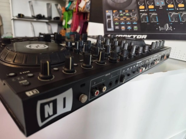 Native Instruments Traktor S4 Mk1
