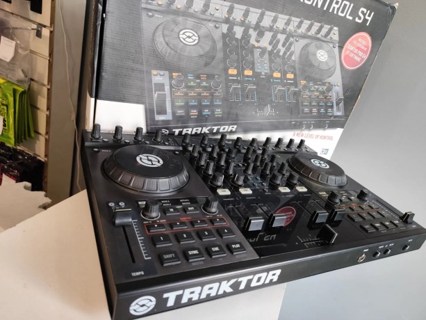 Native Instruments Traktor S4 Mk1